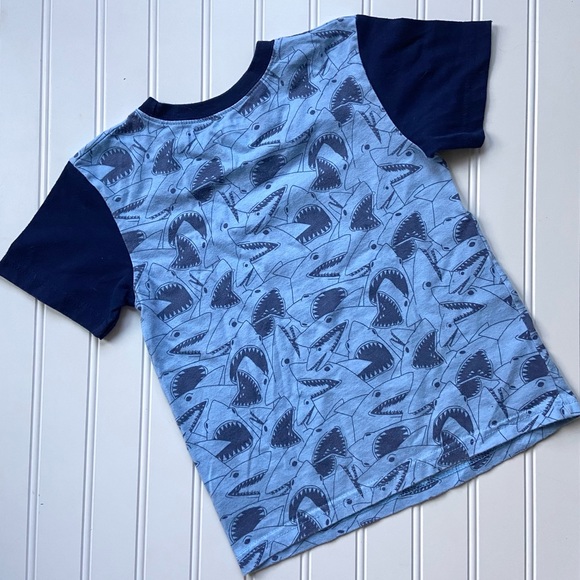 Beware of Sharks graphic tee - Picture 3 of 4